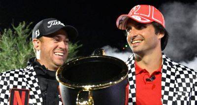 Formula 1 Star Carlos Sainz Accidentally Breaks Trophy Celebrating Netflix Cup Victory with Justin Thomas (Video) - www.justjared.com - Las Vegas