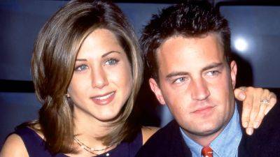 Jennifer Aniston and Courteney Cox Share Heartbreaking Tributes to Matthew Perry - www.glamour.com - London - Los Angeles