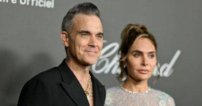 Robbie Williams' wife Ayda reveals their 4 kids fly economy while couple go first class - www.ok.co.uk