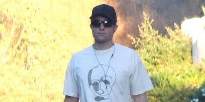 Robert Pattinson Goes For a Hike Following Girlfriend Suki Waterhouse's Pregnancy Announcement - www.justjared.com - Los Angeles - Los Angeles - city Mexico City - city Mexico