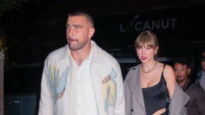 Travis Kelce Finally Dished on How He Got Taylor Swift to Text Him Back - www.glamour.com - Kansas City