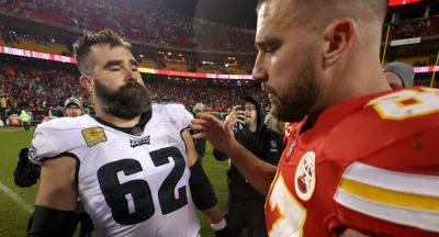 Travis Kelce Suffers First Loss to Brother Jason Kelce in NFL Match-up Between Chiefs & Eagles - www.justjared.com - Taylor - state Missouri - Philadelphia, county Eagle - county Eagle