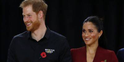 Prince Harry Does a Celebration Dance Alongside Meghan Markle at NHL Game (& They Sat Alongside a Special Person in Their Relationship!) - www.justjared.com - London - Canada - city San Jose - county Person