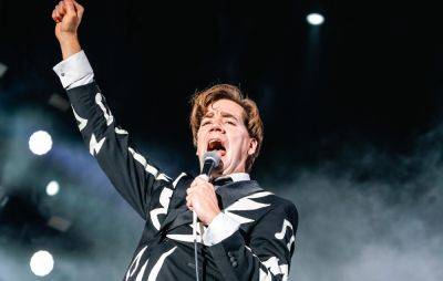 The Hives are looking for covers bands to “franchise” live shows - www.nme.com - Sweden