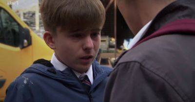 Coronation Street fans plead 'stop' as they work out two ways Mason's knife threat to Liam can go - www.manchestereveningnews.co.uk - county Mason