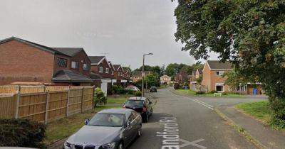 Family with two young children attacked with weapons as they sat inside car - www.manchestereveningnews.co.uk