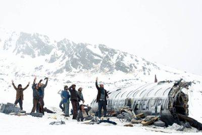 ‘Society Of The Snow’ Trailer: J.A. Bayona Brings The Story Of The Rugby Team Who Crashed In The Andes To Netflix In January - theplaylist.net