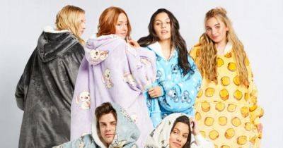 Oodie sale includes 'snug' wearable blanket slashed by up to £50 - www.dailyrecord.co.uk - Australia - Germany