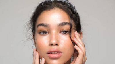Facial Swelling: How to Get Rid of a Puffy Face, According to Experts - www.glamour.com