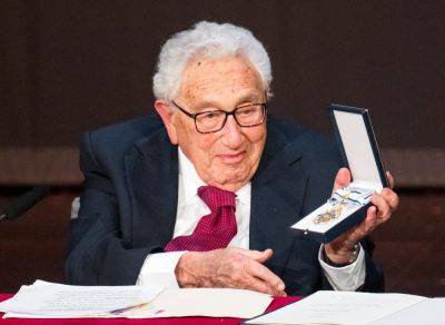 Henry Kissinger Dies: Former Nixon Secretary Of State & Influential Advisor To World Leaders Was 100 - deadline.com - China - USA - Germany - Indiana - Vietnam - state Connecticut - county Ford - Soviet Union - county Henry