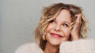 Meg Ryan on Aging, Dating, and Rom-Coms - www.glamour.com - New York - Los Angeles - New York - Seattle