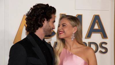 Kelsea Ballerini and Chase Stokes Got Matching Tatttoos With a Sweetly Cosmic Meaning - www.glamour.com