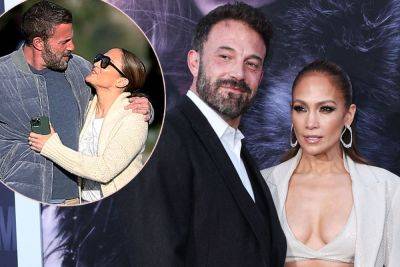 Ben Affleck & Jennifer Lopez Can't Keep Their Lips Off Each Other In PDA-Filled Walk! - perezhilton.com - Los Angeles