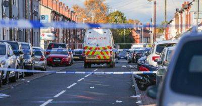 Man found stabbed in street dies in hospital as cops hunt killer - www.dailyrecord.co.uk - Scotland - Beyond