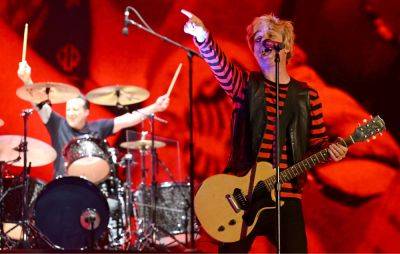 Watch Green Day play ‘Good Riddance…’ with a fan at intimate Paris gig - www.nme.com - Britain - France - Paris - London - USA - Manchester - Ireland - Dublin