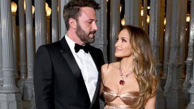 Jennifer Lopez Told a Thirsty Ben Affleck Fan to ‘Back Up, Bitch’ - www.glamour.com - Los Angeles