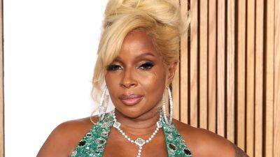 Mary J. Blige Was Moved to Tears Watching a Youth Choir Perform Her Hits - www.glamour.com - Choir