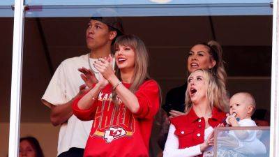 Taylor Swift and Brittany Mahomes Seal Their Friendship With an Instagram Carousel - www.glamour.com - New York