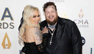 Jelly Roll & Wife Bunnie XO Look So In Love on CMA Awards 2023 Red Carpet (Photos) - www.justjared.com - Tennessee - county Love