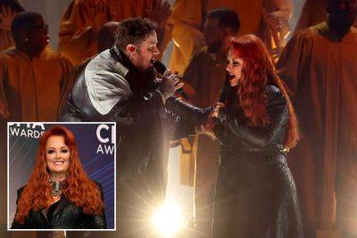 Wynonna Judd’s CMA Awards 2023 performance leaves fans worried: She’s ‘holding on for dear life’ - nypost.com - Nashville
