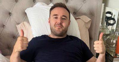 Coronation Street's Alan Halsall supported by co-stars as he undergoes surgery and reveals long recovery - www.manchestereveningnews.co.uk