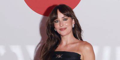 Dakota Johnson Says She Can Sleep for 14 Hours, Opens Up About Her Self-Care Routine - www.justjared.com - Miami