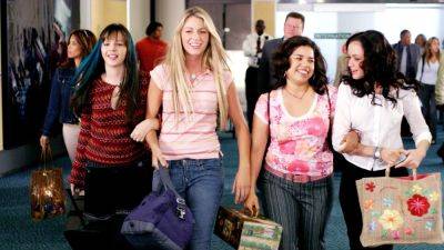 America Ferrera Celebrates ‘The Sisterhood Of The Traveling Pants’ Reunion at ‘Barbie’ Screening - deadline.com - New York