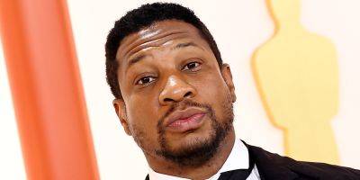 Jonathan Majors Found Guilty of Both Assault & Harassment, Also Found Not Guilty on 2 Charges - www.justjared.com - New York