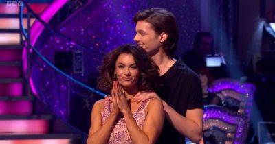 BBC Strictly Come Dancing viewers ask 'do I have to' as Dianne Buswell wows as Dirty Dancing's 'Baby' - www.manchestereveningnews.co.uk - Australia - Manchester