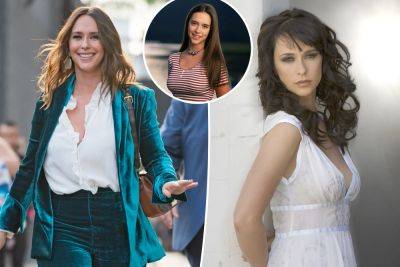 Jennifer Love Hewitt slams being sexualized in her 20s: ‘I felt watched’ - nypost.com - Hollywood
