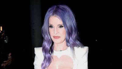 Kelly Osbourne Wants Boots, a Bag, and Plastic Surgery for Christmas - www.glamour.com