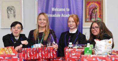 Generous West Lothian pupils hand out 30 Christmas hampers to local families - www.dailyrecord.co.uk