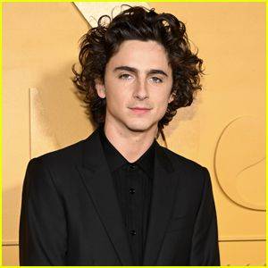 Timothee Chalamet Reveals the 'Gold' He Received to Prepare for Bob Dylan Biopic & If He's Met the Singer - www.justjared.com - Minnesota - county Butler