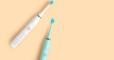 Save £250 on Oral-B's electric toothbrush that’s a ‘gamechanger’ and a ‘great investment’ - www.ok.co.uk