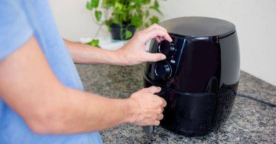 'I'm a cleaner - here's the only way to clean an air fryer and avoid damage' - www.dailyrecord.co.uk - Britain
