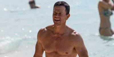Mark Wahlberg Goes Shirtless for Holiday Vacation in Barbados - www.justjared.com - Barbados