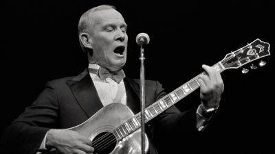 Tom Smothers, Musical Comedian of Smothers Brothers Fame, Dies at 86 - variety.com - county Santa Rosa - Vietnam