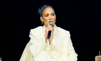 Jennifer Lopez stuns in white suit as she discusses the importance of Latina entrepreneurs - us.hola.com - New York - New York - county Bronx