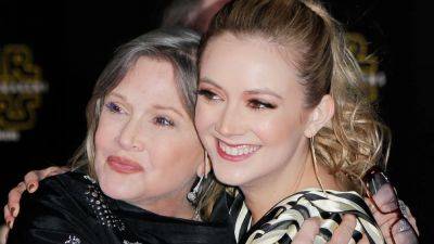 Billie Lourd Pays Tribute To Mother Carrie Fisher Seven Years After Her Death: “I Miss Her Every Day” - deadline.com - London - Los Angeles