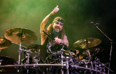 Watch Dream Theater’s Mike Portnoy play ‘Pull Me Under’ for the first time in 13 years - www.nme.com