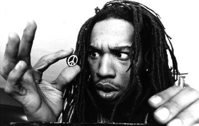 Benjamin Zephaniah fans asked to plant flowers in his memory - www.nme.com - Britain