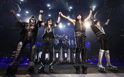 KISS Says Farewell at Madison Square Garden, Before Passing the Torch to Band’s Avatar Successors: Concert Review - variety.com - London - New York - Sweden - county Stone