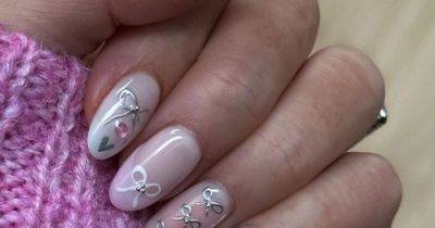 Christmas ribbon nails are trending – and it's the perfect festive manicure design - www.ok.co.uk - France