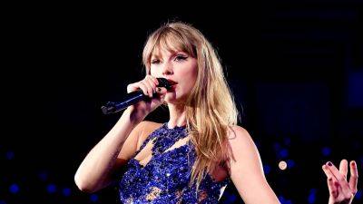 Taylor Swift Gave Up Alcohol and Practiced Singing While Running on a Treadmill to Prepare for the Eras Tour - www.glamour.com - New York