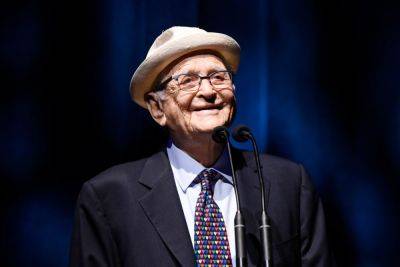 Norman Lear Remembered: Billy Crystal, Jon Stewart, Jimmy Kimmel, George Clooney, Jane Fonda & Tyler Perry Honor The Icon Who Inspired - deadline.com