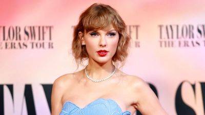 Taylor Swift Just Brought Back Side Bangs for 2024 - www.glamour.com - New York - county Bay - Wisconsin - Kansas City