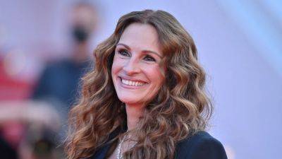 Julia Roberts Has Three Pieces Of Beauty and Life Advice and We Should All Heed - www.glamour.com