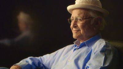 Paying Tribute To Norman Lear: Broadcast Nets To Simulcast In Memoriam Card Tonight - deadline.com - Los Angeles - city Sanford