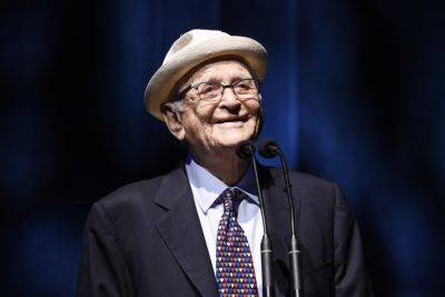 Joe Biden Pays Tribute To Norman Lear: “A Transformational Force In American Culture” - deadline.com - USA - Hollywood - county Clinton