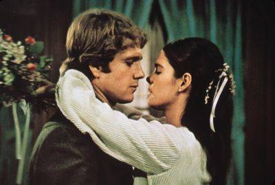 Ryan O’Neal’s ‘Love Story’ costar Ali MacGraw breaks silence on his death: ‘I pray that he will find peace’ - nypost.com - county Story - county Love